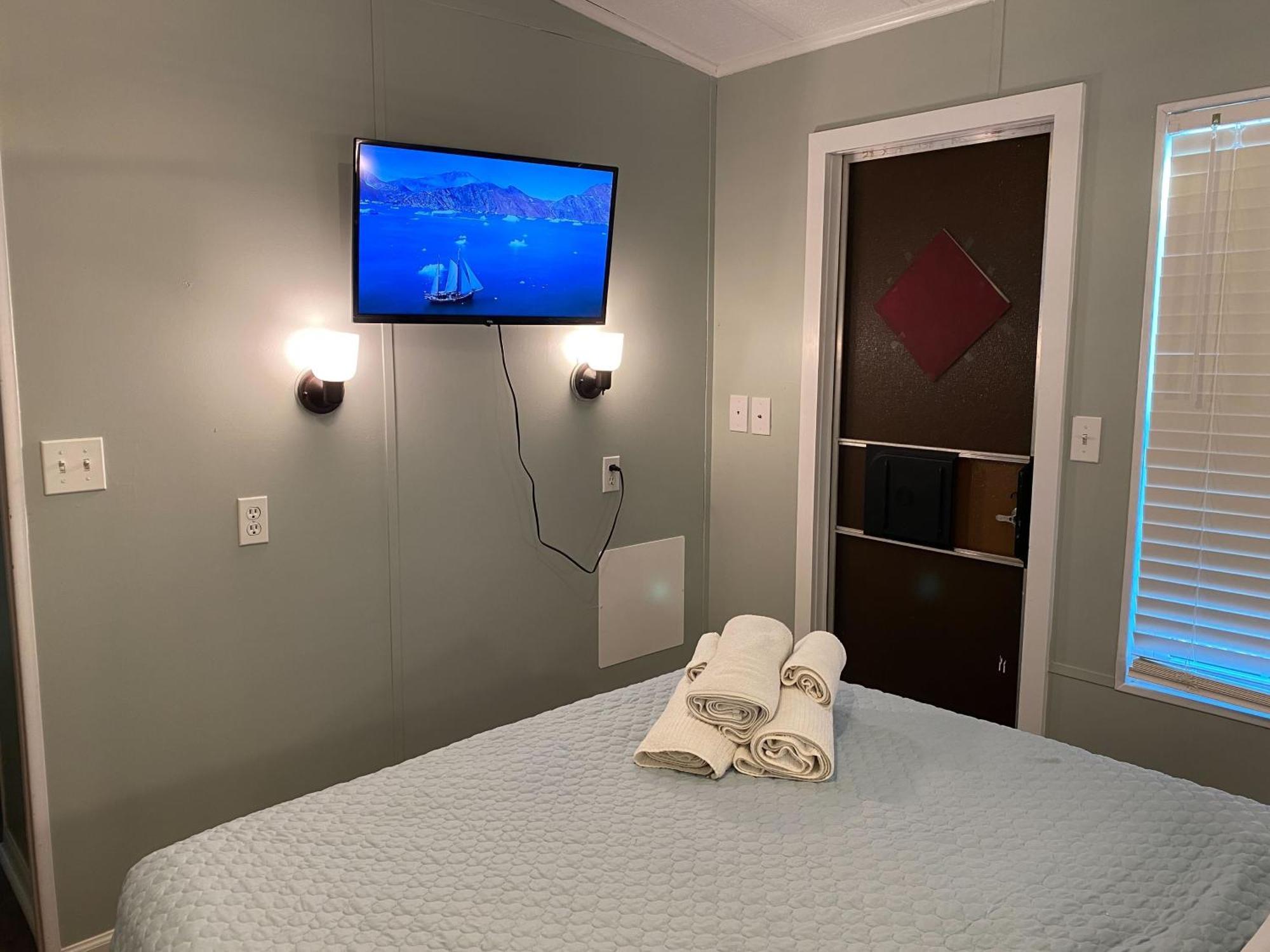 Model Home Near Camp Lejeune With Water View Sneads Ferry Buitenkant foto